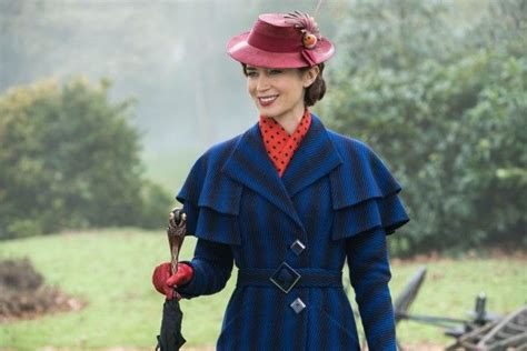 Emily Blunt on Mary Poppins Returns and Her "Exclusive" Disney Contract ...