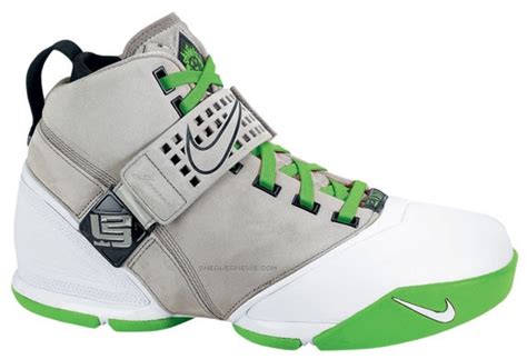 Nike Zoom Lebron V - Dunkman - SneakerNews.com