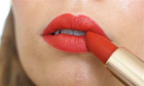 6 x the perfect orange red lipstick - Charlotta Eve