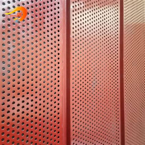 China Customize Aluminum perforated metal mesh fence factory and ...