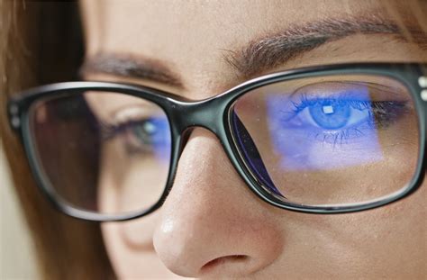 What Do Anti-Glare Glasses Do? | Calgary | Eye Effects