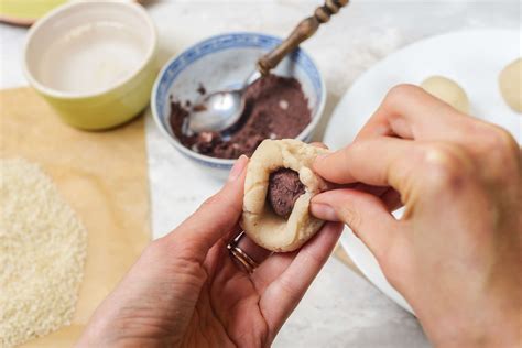 Chinese Sesame Seed Dessert Balls Recipe Red Bean Dessert, Sweet Red ...