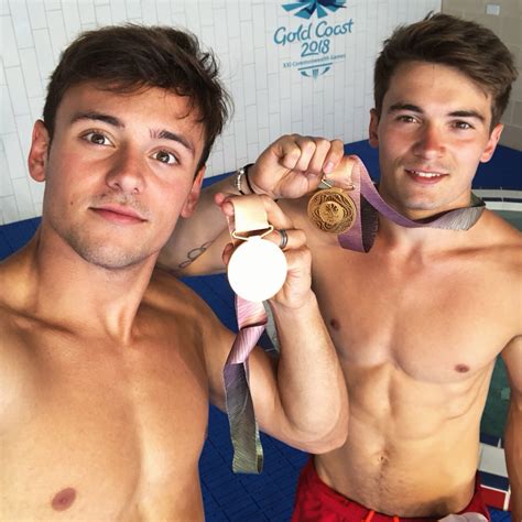 Tom Daley Instagram : Tom Daley Posts First Instagram Pic With Dustin ...