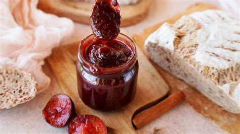 Easy Plum Jam Recipe - Elavegan