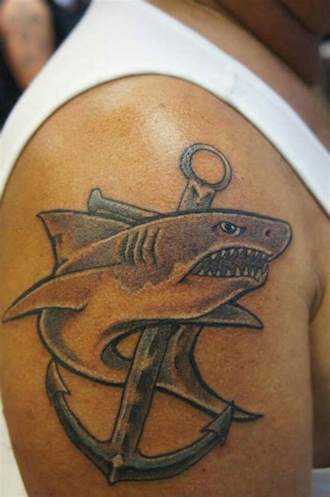 Great white shark and anchor by vintage Ink tattoos. | Desenhos para ...