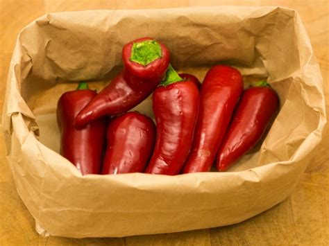 Fresno Pepper vs Jalapeno: A Comparison of Heat and Flavor - Northern ...