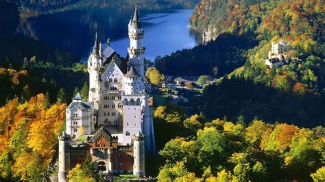 Stunning Neuschwanstein Castle HD Wallpaper