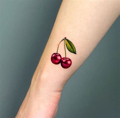 Realistic Cherry Tattoo | Tatuajes de cerezas, Tatuajes de henna para ...