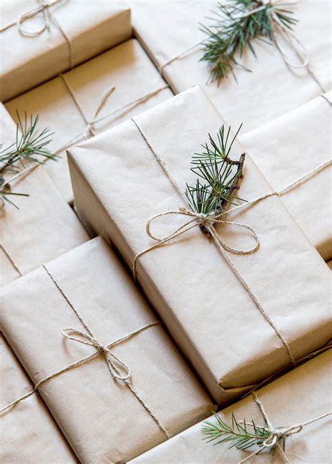 7 Eco-Friendly Gift Wrap Ideas for a Zero-Waste Festive Season – Bed ...