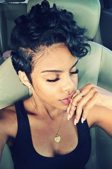 Short Curly Hairstyle - Sexy Curly Hairstyle for Black Women - Hairstyles Weekly