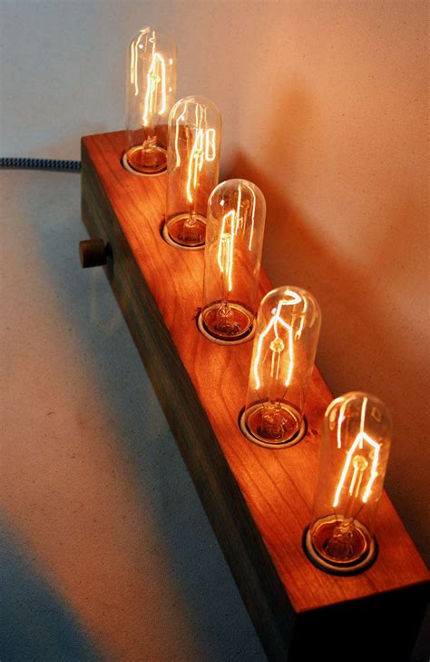 5 Birne aus Holz Edison-Lampe Kirschholz von Singulierlampandcab Lampe ...