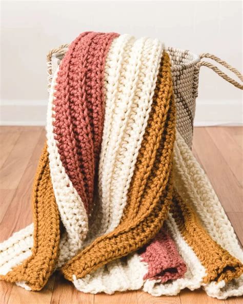 Crochet Blanket Sizes Guide + Free Printable Chart - Sarah Maker