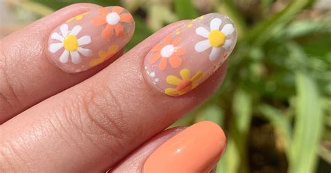 "Daisy" Nail Art Is Trending—& We Have Your Easy Step-By-Step Tutorial ...