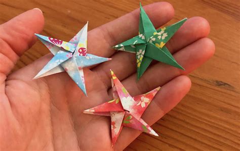 Folding 5 Pointed Origami Star Christmas Ornaments