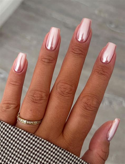 40+ Brilliant Chrome Nail Art Designs : Pink Chrome Short Nails