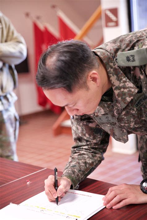DVIDS - Images - U.S. Army Reserve hosts Republic of Korea Army officers [Image 3 of 14]