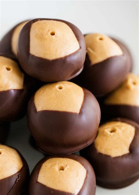 Easy Buckeye Recipe - Creamy peanut butter buckeye balls dipped in ...