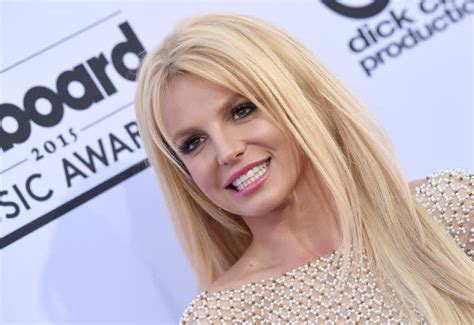 Jessica Simpson Reveals She Was Mistaken for Britney Spears by Autograph Seeker