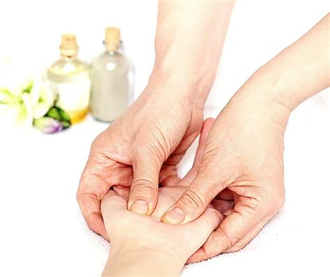 Hand Reflexology: What It Is And How It Will Help You