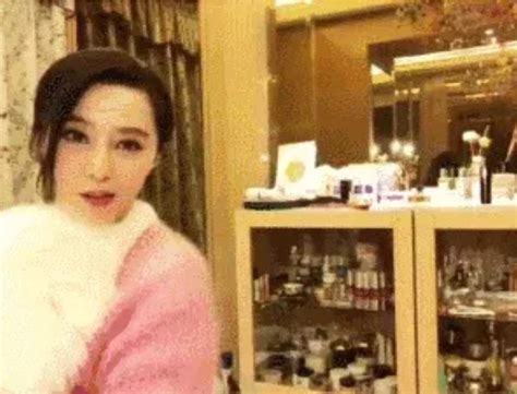 Fan Bingbing has so many skincare products at home, netizens think she is a hoarder - TODAY