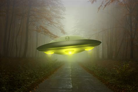 Download Alien Forest Spaceship Sci Fi UFO 4k Ultra HD Wallpaper