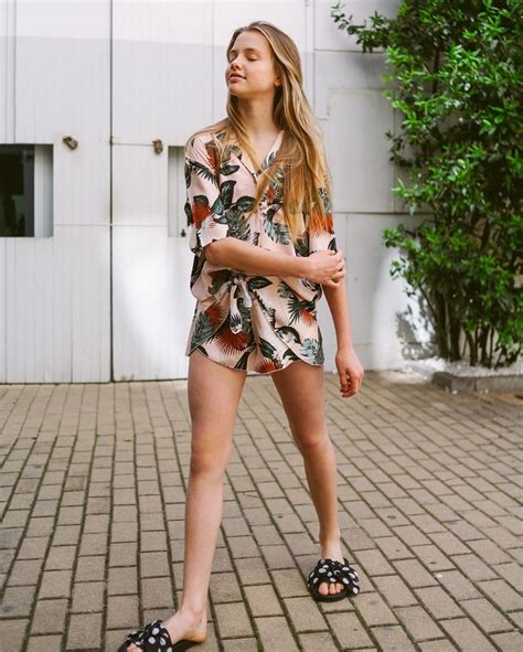 Laura Niemas – Model | Cute girl dresses, Beautiful little girls, Girl fashion
