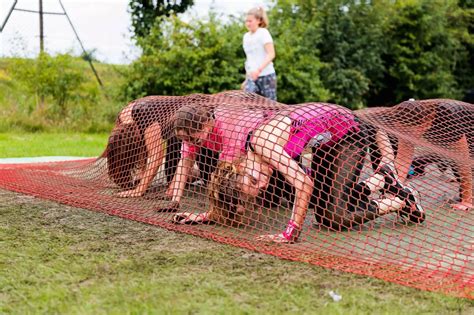 Race for Life Pretty Muddy obstacle course - Surrey Live