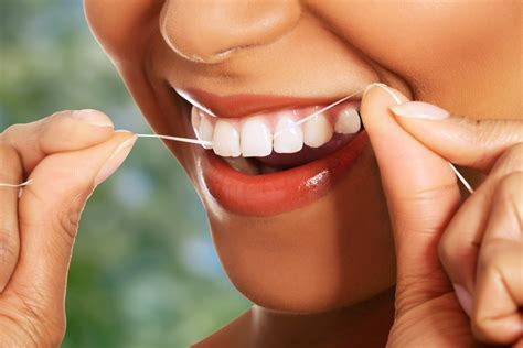 Proper Flossing Techniques You Should Be Using | Distinctive Dental ...