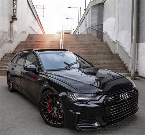 More of the gorgeous all black new A6 Avant C8 with the R8 wheels. Are you a fan? Just imagine ...