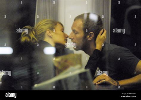 Chris Martin and Gwyneth Paltrow Stock Photo - Alamy