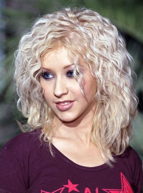 16 Fantastic Christina Aguilera Hairstyles - Pretty Designs