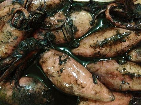 Adobong Pusit (Squid) | Adobong pusit, Yummy, Food