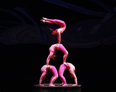 Cirque D'Or combines Chinese acrobatics with traditional dance - mlive.com