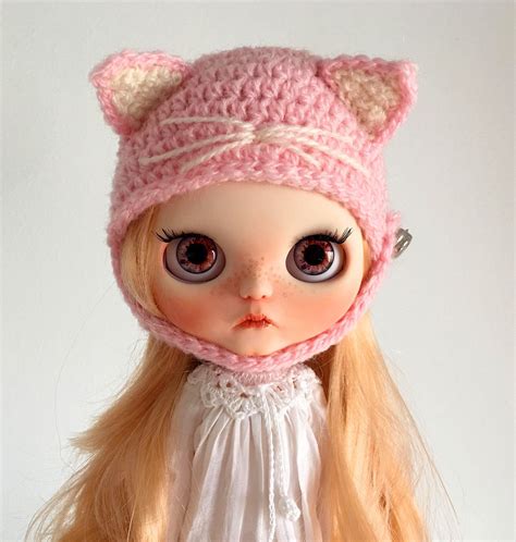 Blythe Pink and White Cat Crochet Hat / Blythe Pink and White Cat Crochet Helmet / Blythe Cat ...