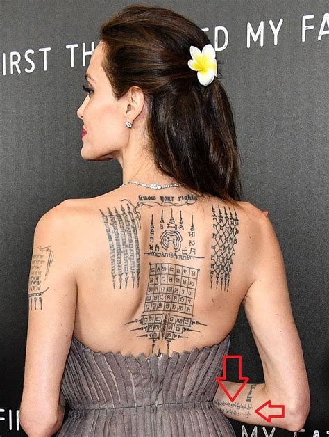 Top 45+ angelina jolie tatuajes - Abzlocal.mx