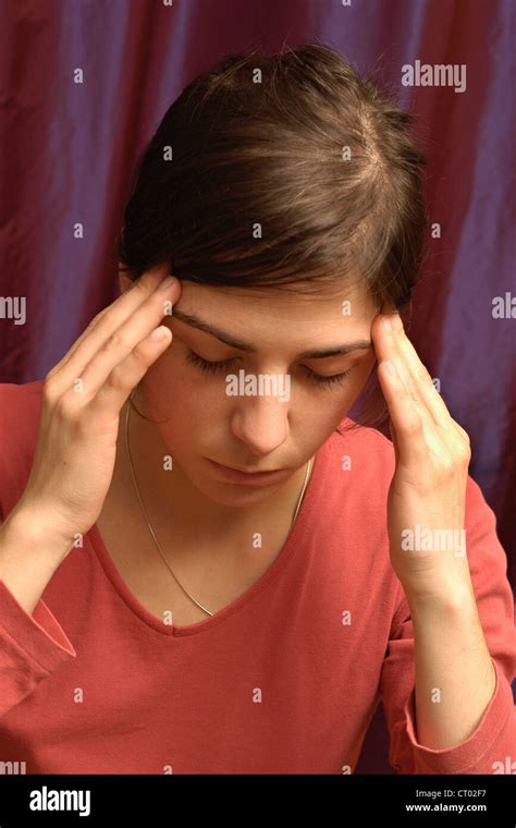 WOMAN WITH HEADACHE Stock Photo - Alamy