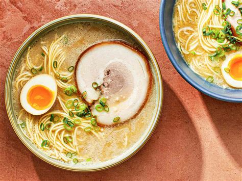 Rich and Creamy Tonkotsu Ramen Broth Recipe