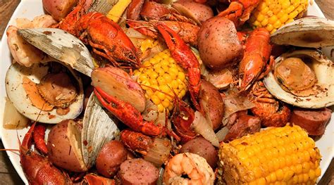 Your Locals Guide to the 5 Best Seafood Restaurants in Savannah, GA