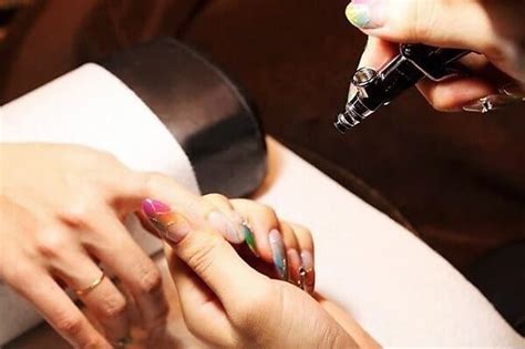 Airbrush Nails - A Comprehensive Airbrush Nail Art Guide