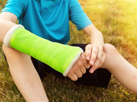 Greenstick Fracture: Symptoms, Causes, and More