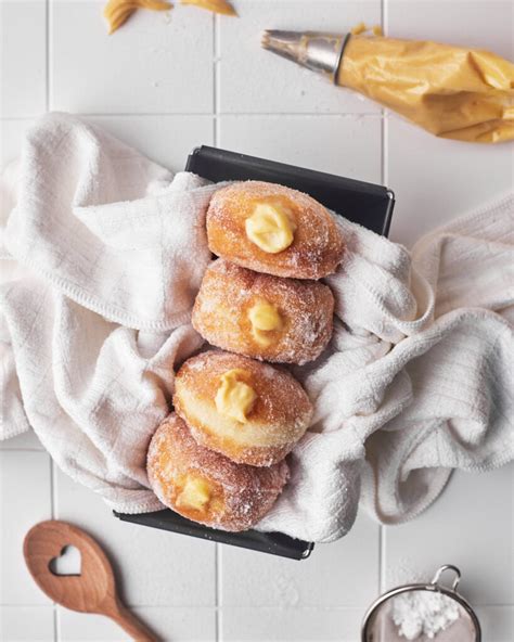 Custard Donuts - Fresh Fried Donuts with Custard Filling | Bonni Bakery