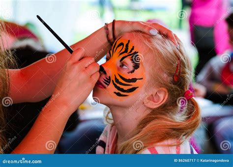 Child with Face Painting of Tiger Stock Image - Image of childhood, bodyart: 86260717