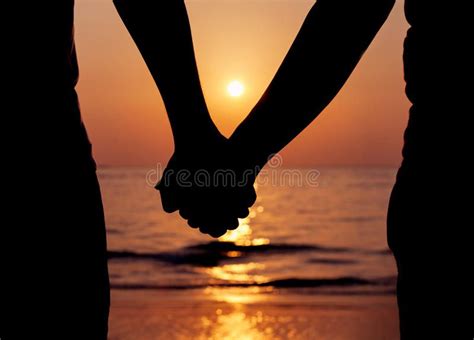 Silhouettes couples holding hands. On sunset , #AFF, #couples, #Silhouettes, #holding, #sunset ...