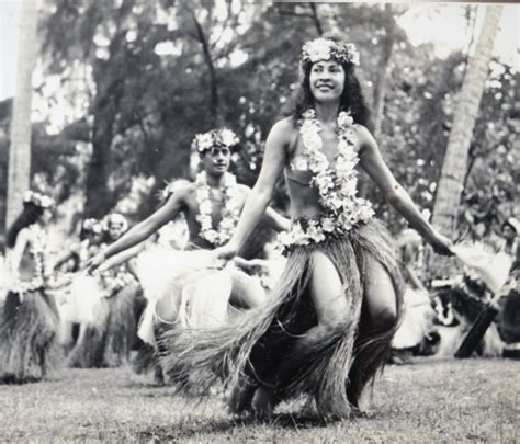 Tahitian dance in the ancient times | Tahiti dance online