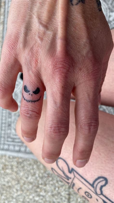 Jack skellington tattoo finger – Artofit
