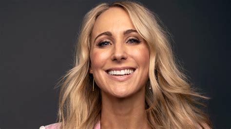 Nikki Glaser Boyfriend: What Comedian Did Nikki Glaser Date? Here is a ...