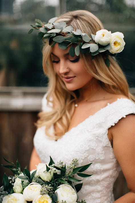 Bridal flower crown | Wedding & Party Ideas | 100 Layer Cake