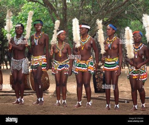 South Africa, KwaZulu/Natal, Damazulu village, Zulu women Stock Photo - Alamy