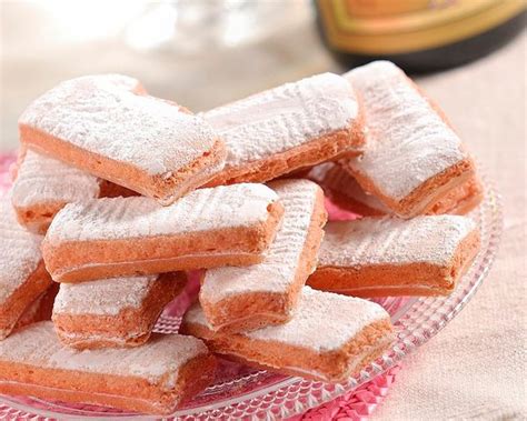 Biscuits Roses de Reims - Gastro Obscura