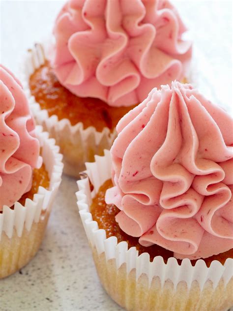 Free Images : cupcake, buttercream, icing, food, pink, dessert, cake decorating, sweetness ...